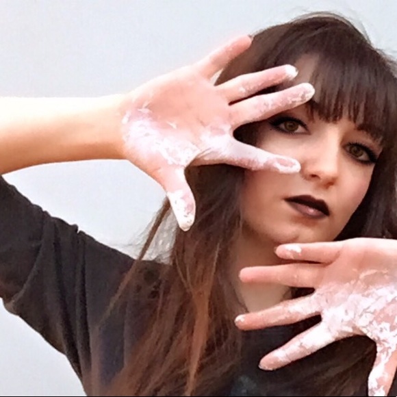 Meet your Posher, Claudia - Picture 6 of 7